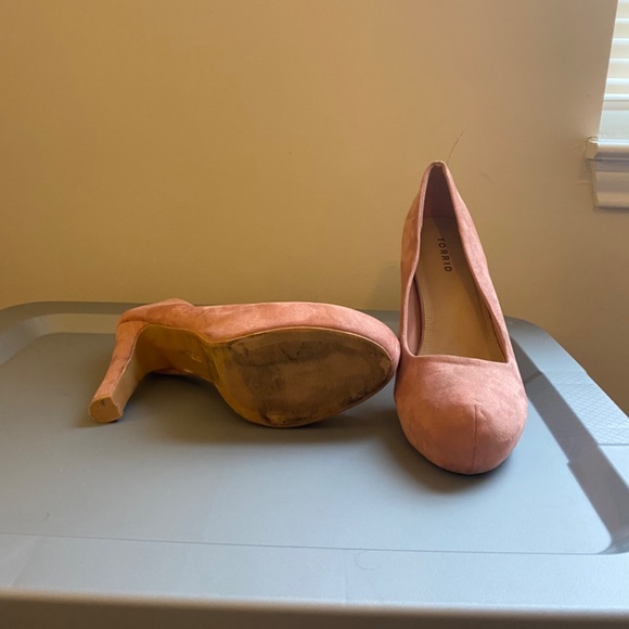 Heels - Picture 2 of 2